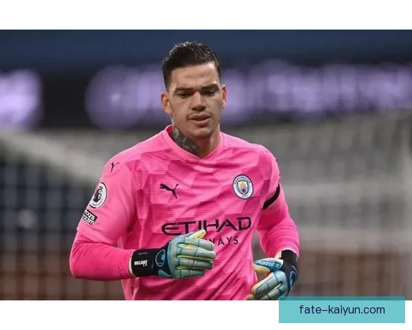 阿利松英超金手套奖表现稳健，助力球队争冠形势良好